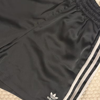 Short adidas noir à 3 bandes