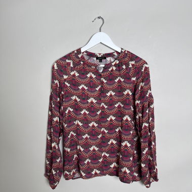 Patterned long-sleeve blouse