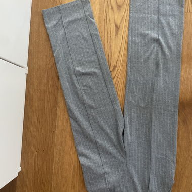 Pantaloni da completo con righe grigie