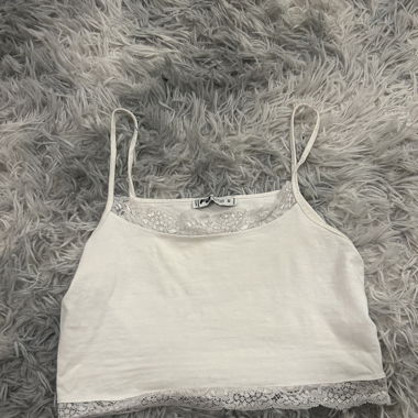 Basic top mit spitzt 