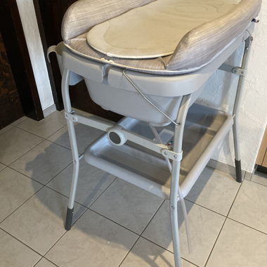 Chicco Cuddle & Bubble Changing Table Bath Combo