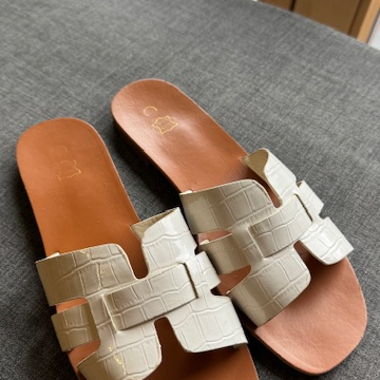 Sandales plates en cuir