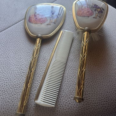 Specchio, spazzola e pettine vintage
