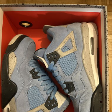 Jordan 4 bleu taille 36