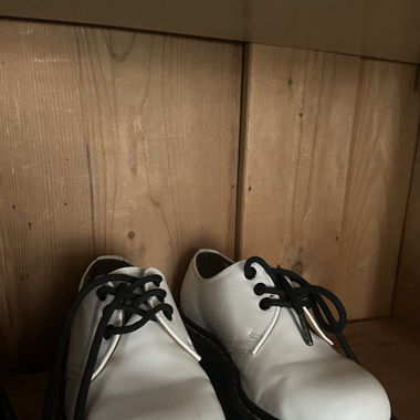 Dr. Martens blanche 