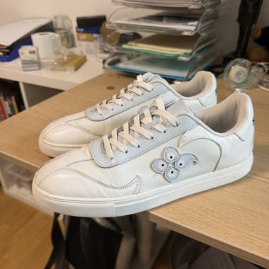 Sneakers in pelle bianca RVNI