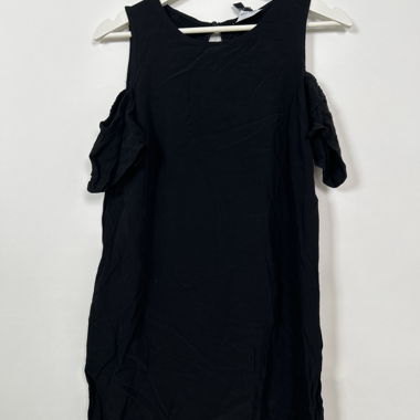 Schwarzes ärmelloses Kleid