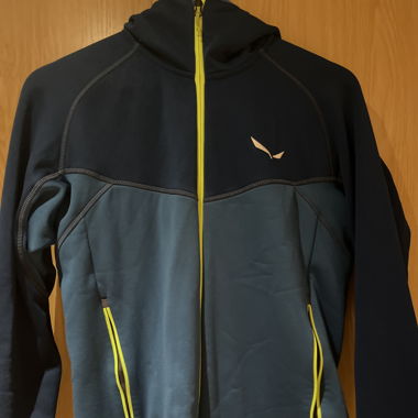 Dünne Outdoor-Jacke
