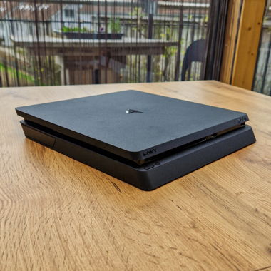 PS4 Slim