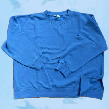Maglione azzurro a maniche lunghe 