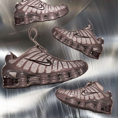 NIKE SHOX