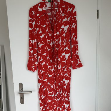 Rot-weisses Maxikleid