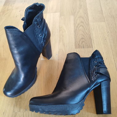 Scarpe in vera pelle 
