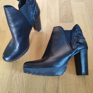Scarpe in vera pelle 