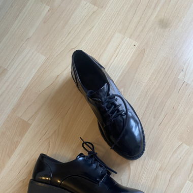 fake leather shoes