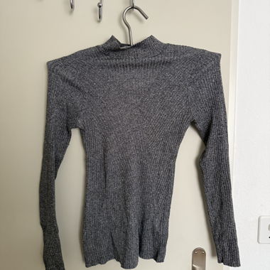 Grauer gerippter H&M Rollkragenpullover XS