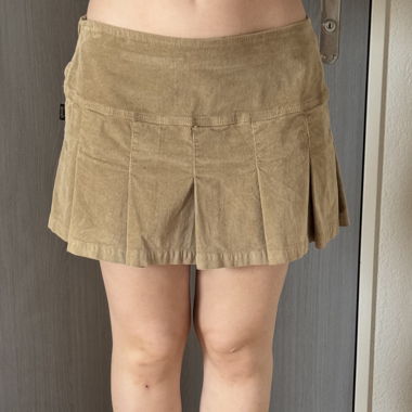 Jupe courte en velours côtelé Superdry beige