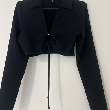 Schwarzes Crop-Top mit Knoten