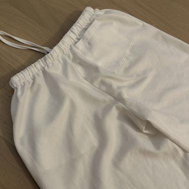 Lightweight fabric trousers
