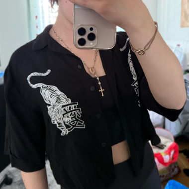 Schwarzes Hemd von Bershka