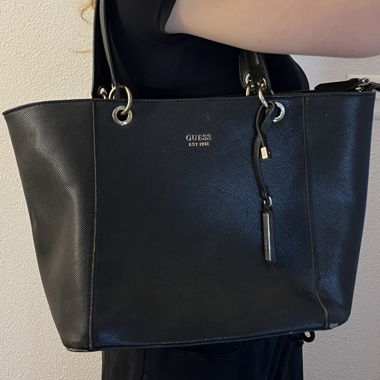 Schwarze Guess Handtasche