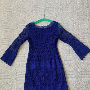 Schwarzes Kleid