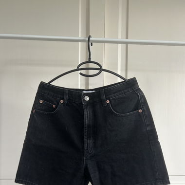 Short jeans