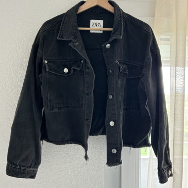 Schwarze Jeansjacke von Zara