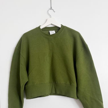 Boxy green sweatshirt