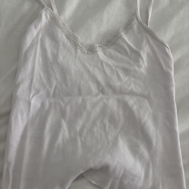 Haut à bretelles en dentelle rose clair