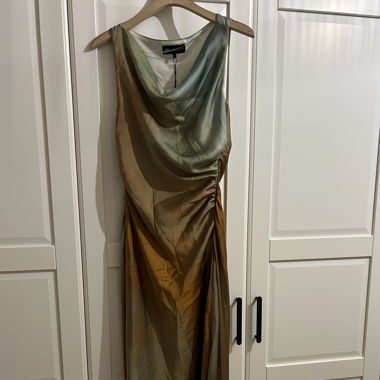 Kleid von Zara *NEU*