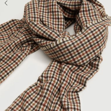 Strickschal mit Karomuster