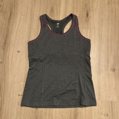 Haut de sport sans manches 