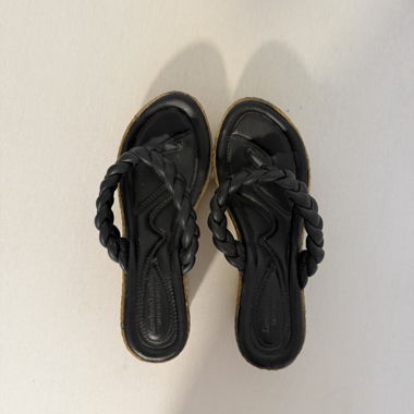 vintage y2k London London braided sandals