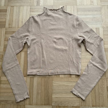 Maglia Bershka a maniche lunghe beige con collo alto
