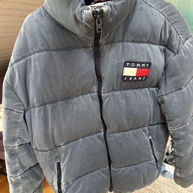 Giacca invernale Tommy Jeans caldamente imbottita