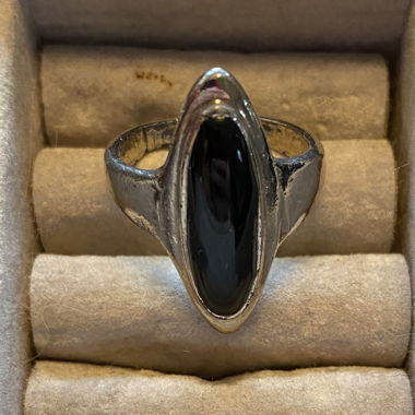 Anello con Pietra Nera