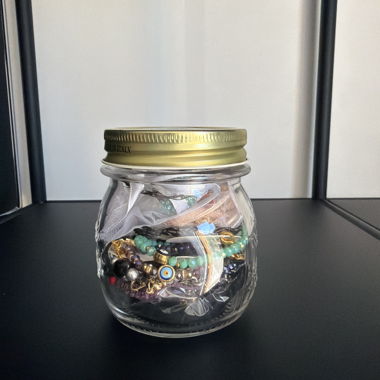 Verre mystère avec bijoux