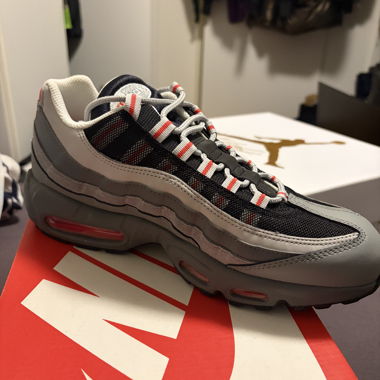 Nike Air Max 95 Essential