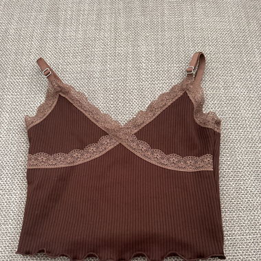 Brownes crop top mit Lace details