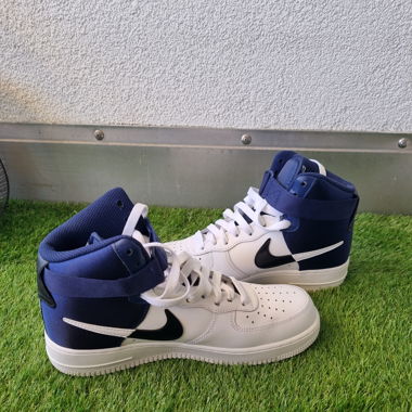 NIKE AIR FORCE 1 - EU 42 - NEW !