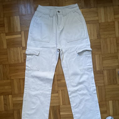 Pantalon style cargo