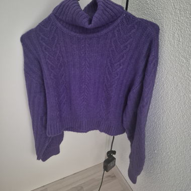 Pull col roulé violet