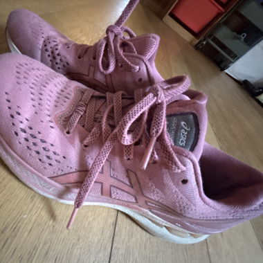 Chaussures de salle Asics