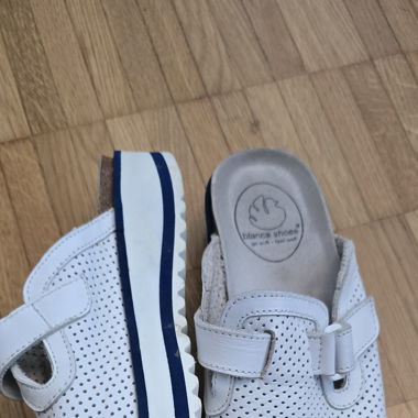 Sandal 