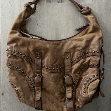 Borsa hobo borchiata marrone
