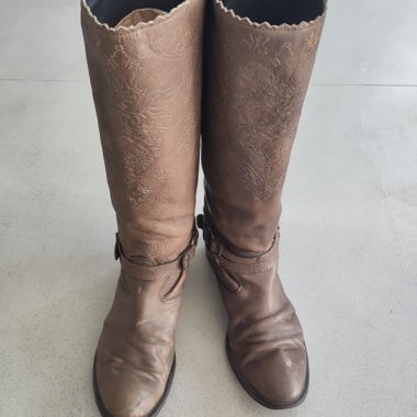 Bottes en cuir marron avec motif, taille 41