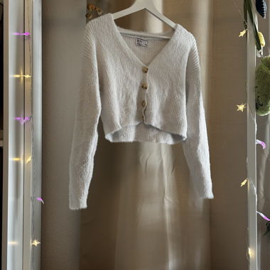Soft fluffy cropped cardigan – Bershka