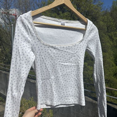 White Long-Sleeve Top Flowers H&M S