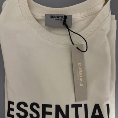 ESSENTIALS T-shirt